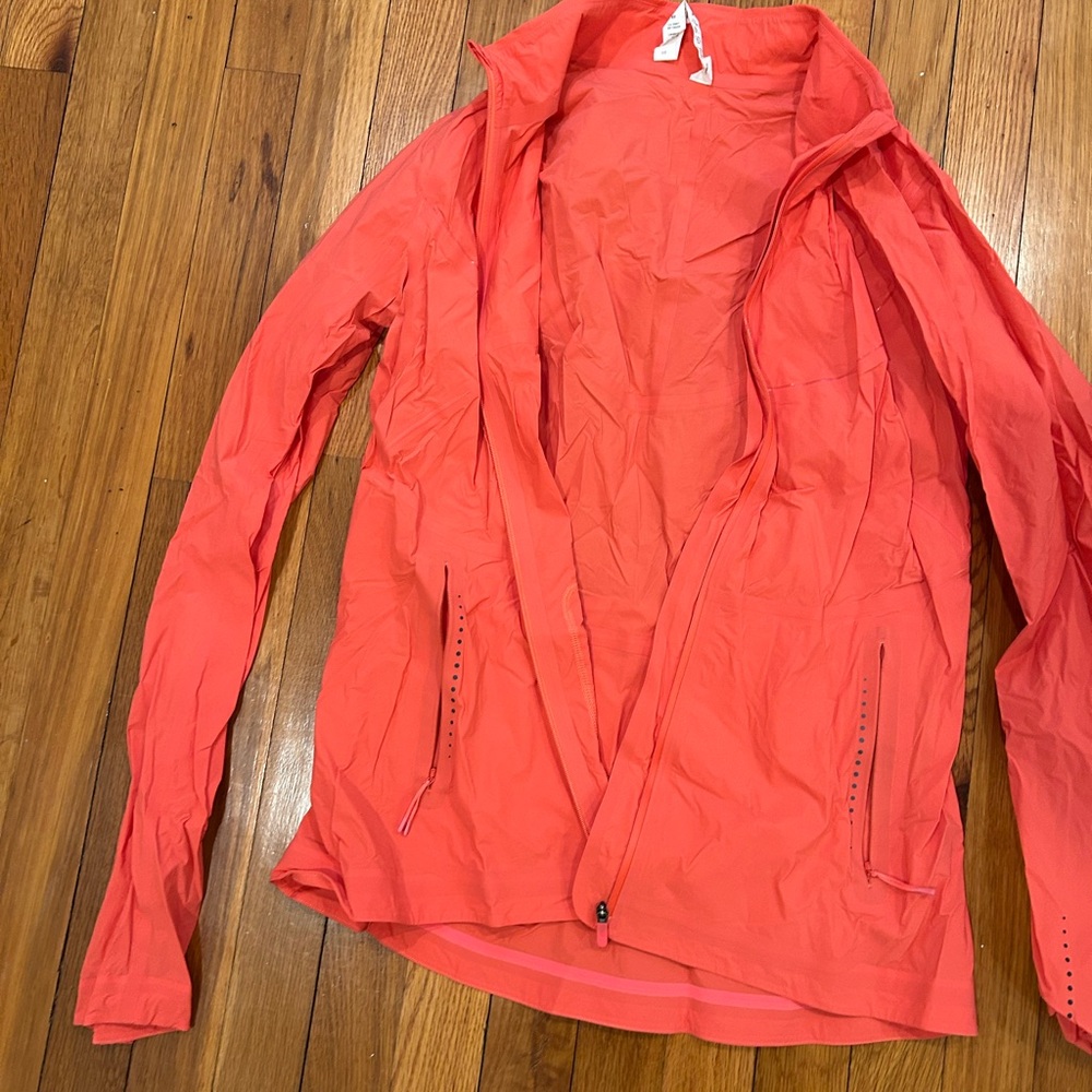 Lululemon Waterproof Fast Free Running Windbreaker, Pale Raspberry, Size 10 - Picture 2 of 4